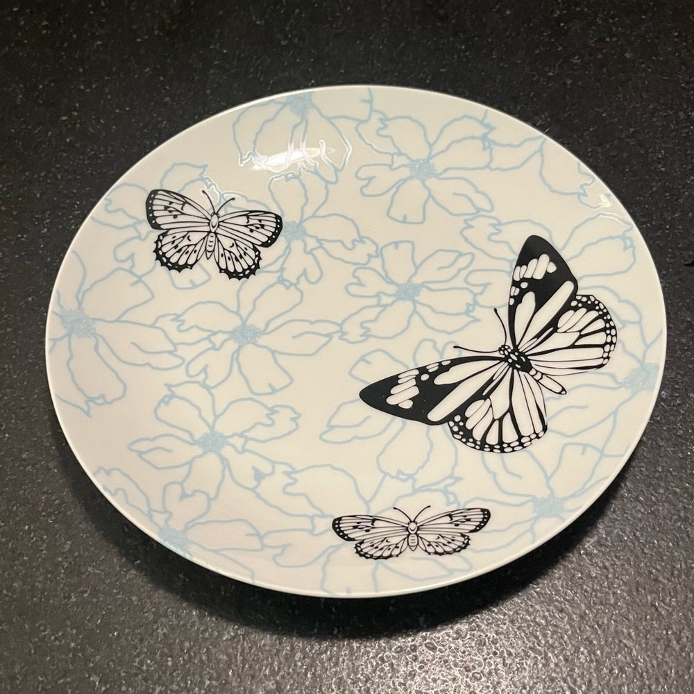 M Studios Bone China Butterfly 8” Salad/Dessert Plate Hanger